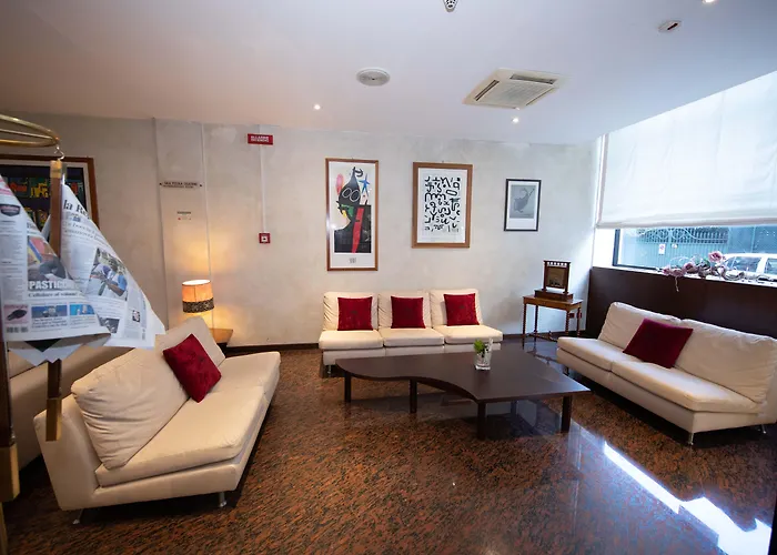 Re Enzo Hotel