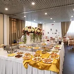 Re Enzo Hotel