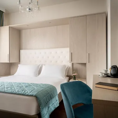 Re Enzo Hotel