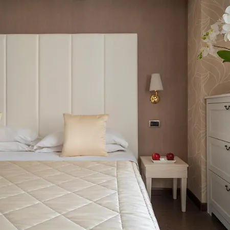 Ξενοδοχείο Re Enzo 4*